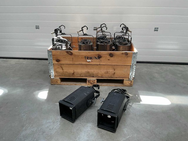 Robert juliat bt250 spotlight - afbeelding 1 van  3