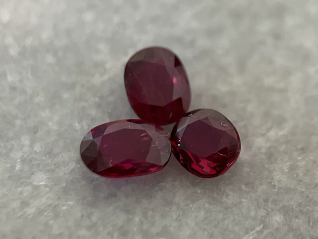 Robijn - 1.29 carat natuurlijke robijn - afbeelding 1 van  5