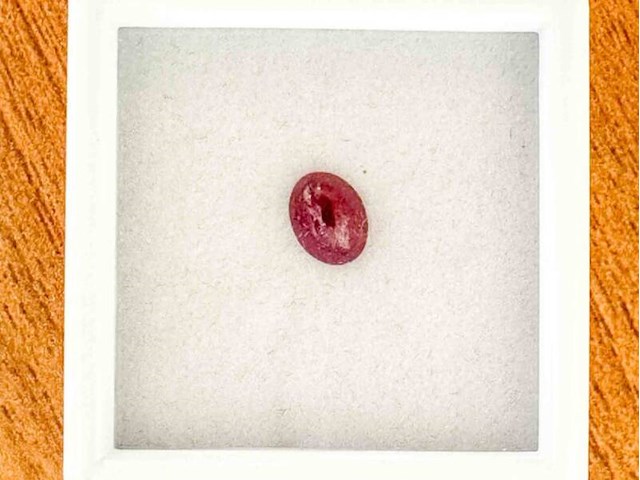 Robijn - 1.30 carat natuurlijke cabochon robijn - afbeelding 1 van  2