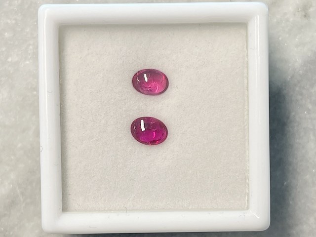 Robijn - 1.39 carat natuurlijke cabochon robijn - afbeelding 1 van  4