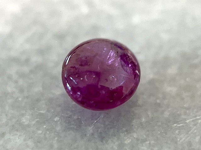 Robijn - 1.49 carat natuurlijke cabochon robijn - afbeelding 1 van  3