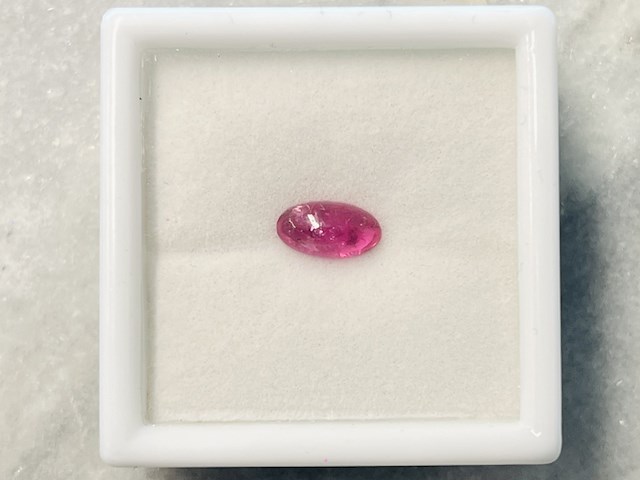 Robijn - 1.84 carat natuurlijke cabochon robijn - afbeelding 1 van  3