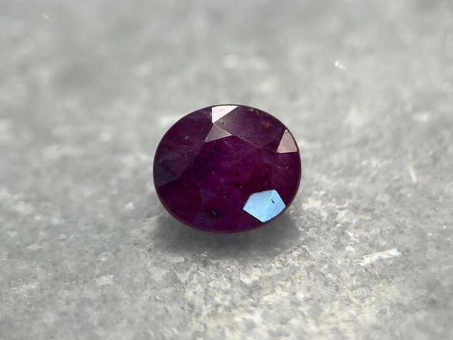 Robijn - 2.28 natuurlijke robijn - afbeelding 1 van  3