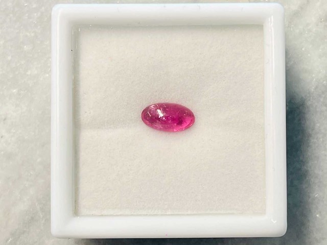 Robijn 1.84 carat natuurlijke cabochon robijn - afbeelding 1 van  4