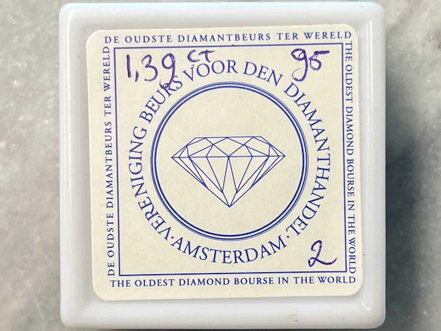 Robijn cabochon 1.39 ct - afbeelding 2 van  3