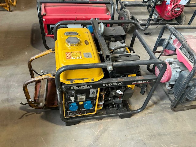 Robin rgd3300 benzine aggregaat 3kva - afbeelding 2 van  9