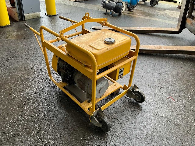 Robin stroomaggregaat - afbeelding 3 van  8