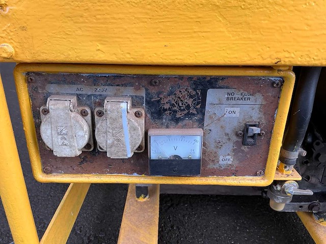 Robin stroomaggregaat - afbeelding 6 van  8