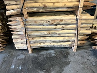 Robinia palen ø 80-100mm geschild en gepunt - 1800mm. - afbeelding 5 van  5