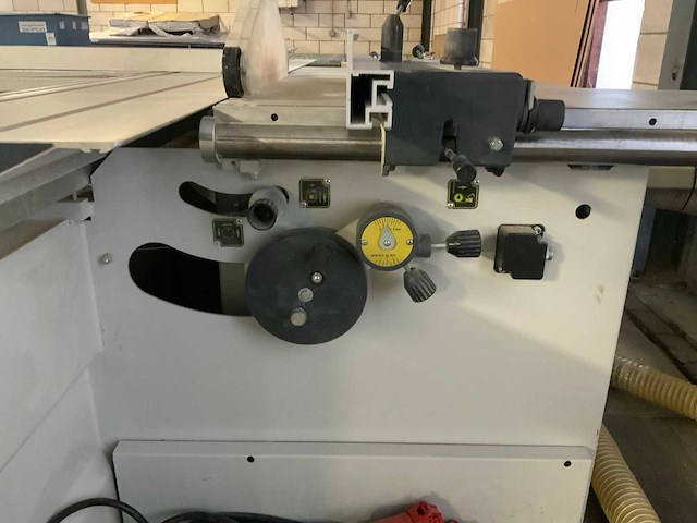 Robland z320 formaatcirkelzaagmachine - afbeelding 7 van  9