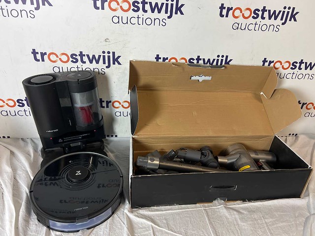 Roborock s7+ robotstofzuiger | dreame v12 stofzuiger - afbeelding 1 van  2