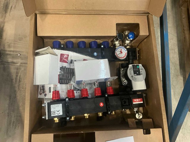 Robot 5-groeps 261985 vloerverwarmingset - afbeelding 1 van  5