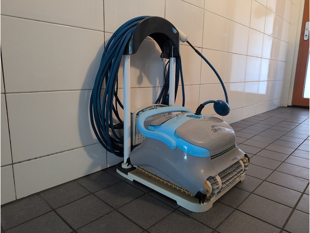 Robot zwembadcleaner met station maytronics, zenit 10 - afbeelding 1 van  6