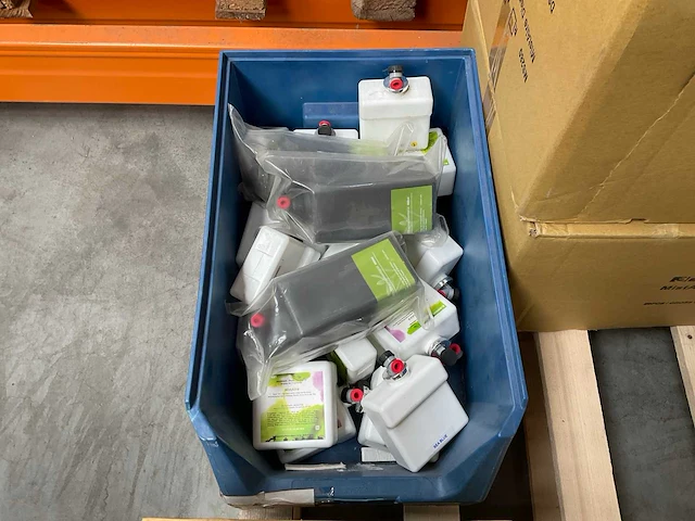 Robson mistaire partij geurdispensers en navullingen - afbeelding 2 van  7