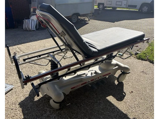 Robuuste en professionele verrijdbare brancard/brancardtrolley, strijker, zwart - afbeelding 2 van  4