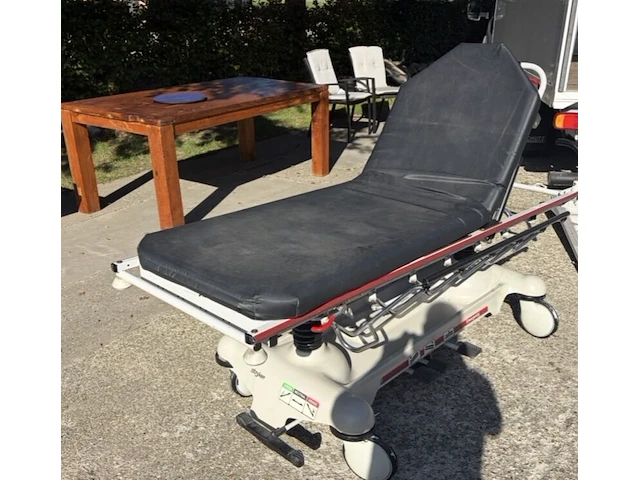 Robuuste en professionele verrijdbare brancard/brancardtrolley, strijker, zwart - afbeelding 3 van  4