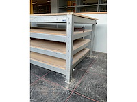 Robuuste werkbank met drie onderschappen - afbeelding 2 van  5