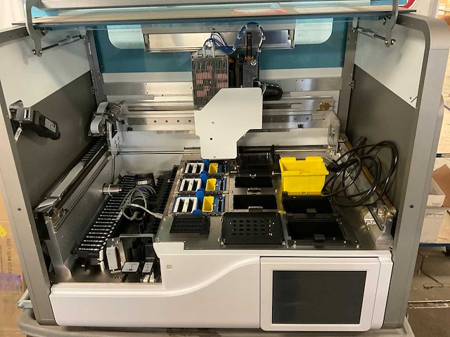 Roche magnapure24 instrument - afbeelding 7 van  10