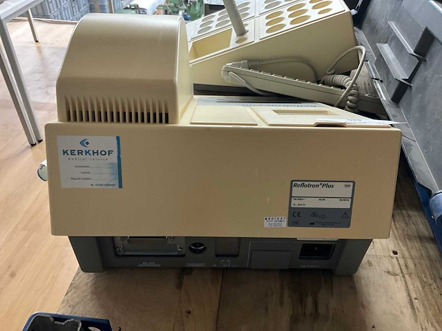 Roche refloton plus bloedonderzoek analyse-automaat - afbeelding 5 van  7