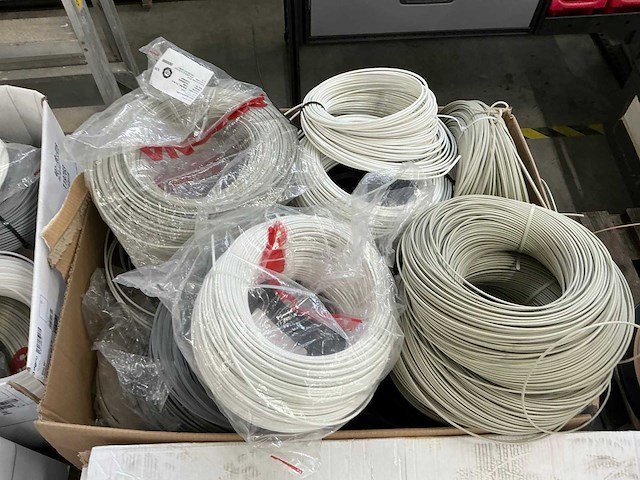 Röchling en simona kunststof pe en pp lasdraad op pallet (3x) - afbeelding 3 van  13