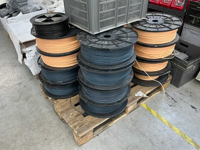 Röchling en simona kunststof pe en pp lasdraad op pallet (3x) - afbeelding 5 van  13