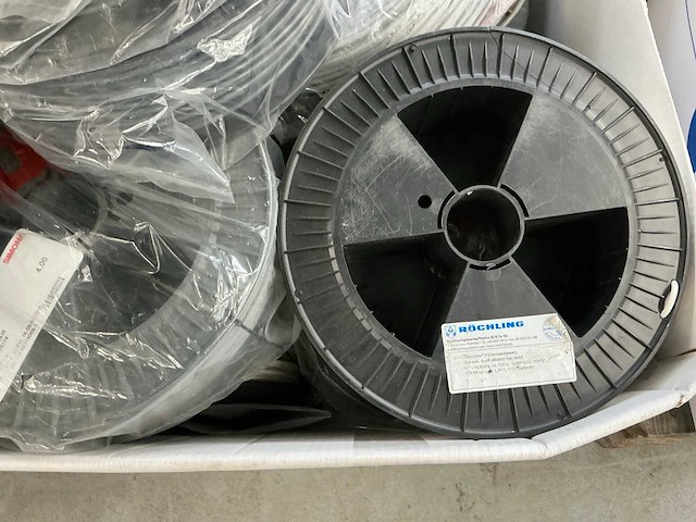 Röchling en simona kunststof pe en pp lasdraad op pallet (3x) - afbeelding 12 van  13