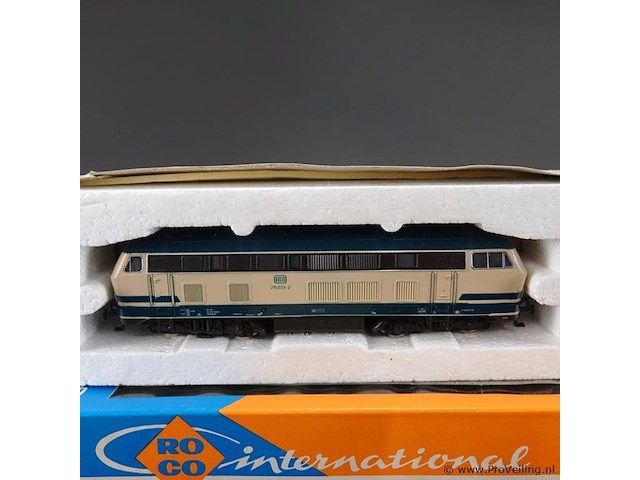 Roco diesellocomotief v215 van de duitse spoorwegen (db) modelnr: 4151 - afbeelding 2 van  5