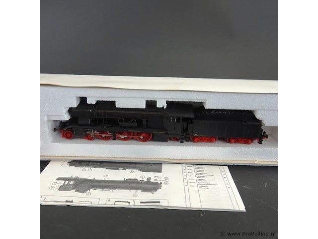 Roco duitse stoomlocomotief met tender van het merk roco br 18 van de db - afbeelding 2 van  5