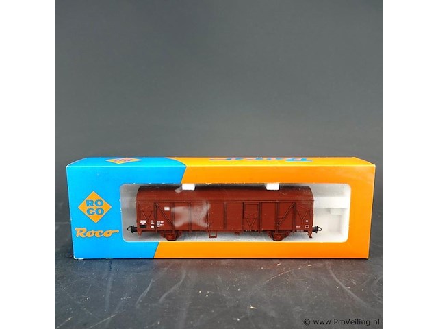 Roco gesloten goederenwagen (type gbs) van de duitse spoorwegen (db) modelnr: 44324a - afbeelding 2 van  3
