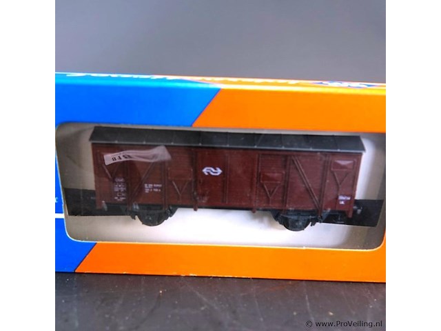 Roco gesloten goederenwagen van de nederlandse spoorwegen (ns) - afbeelding 2 van  3