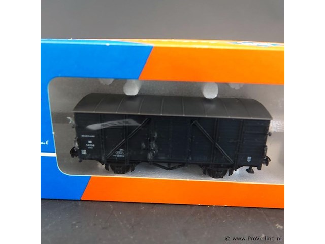 Roco gesloten goederenwagen van de nederlandse spoorwegen (ns) - afbeelding 2 van  3