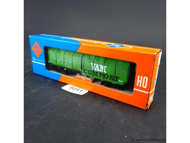 Roco goederenwagon van het type takkls van de nederlandse spoorwegen (ns) in de groene 'vam compost'-uitvoering modelnr: 4368 - afbeelding 1 van  3