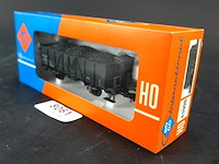 Roco hogeboord-/kolenwagon met remmershuis van de nederlandse spoorwegen (ns) modelnr: 4390b - afbeelding 1 van  3