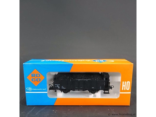 Roco hogeboordwagen met remmershuis van de nederlandse spoorwegen (ns) modelnr: 4390b - afbeelding 2 van  3