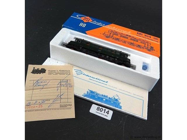 Roco locomotief br 104 020-3 van de deutsche bundesbahn. modelnr: 04144s - afbeelding 1 van  5