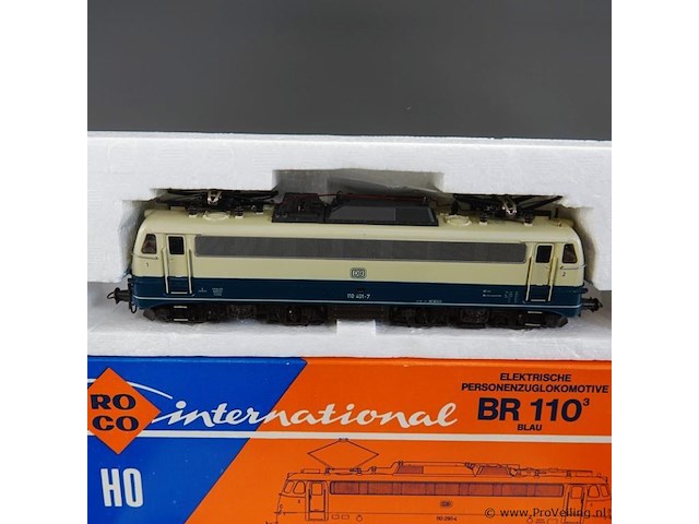Roco locomotief br 110 (nummer 110 401-7) van de duitse spoorwegen (db) - afbeelding 2 van  5