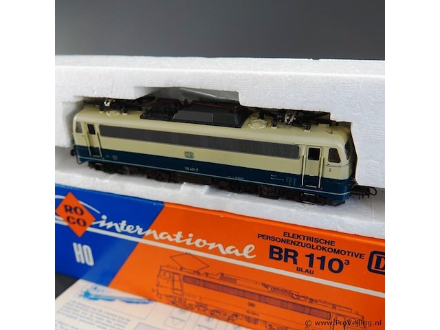 Roco locomotief br 110 (nummer 110 401-7) van de duitse spoorwegen (db) - afbeelding 3 van  5