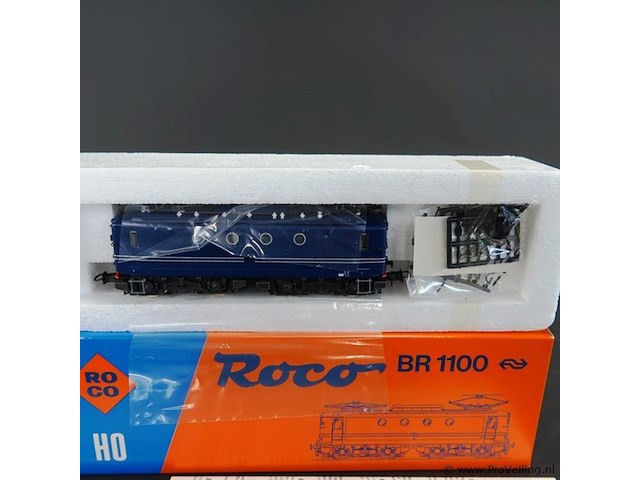 Roco locomotief serie 1100 (gelijk aan bouwserie br 1100 / bb 8100 stijl) van de nederlandse spoorwegen (ns) - afbeelding 2 van  5