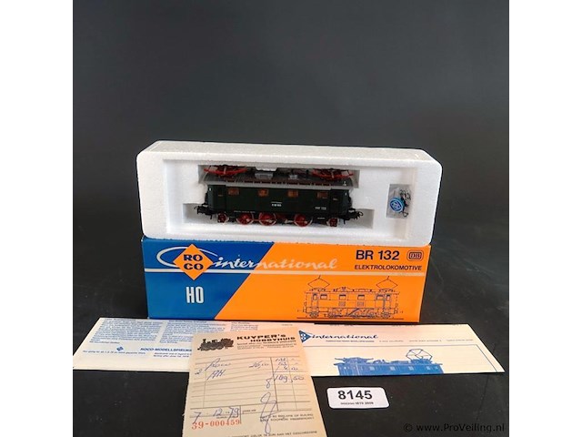 Roco modelspoornocomotief van het type e 32 103 (bouwserie e 32 / br 132) - afbeelding 1 van  5