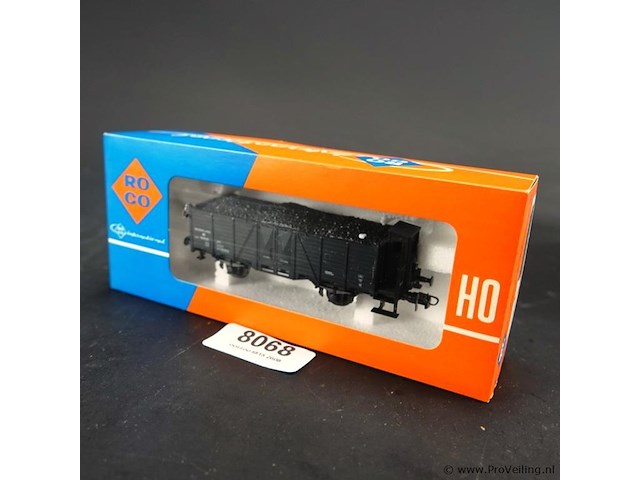 Roco open hogeboordwagen met remmershuis van de nederlandse spoorwegen (ns) modelnr: 4390b - afbeelding 1 van  3