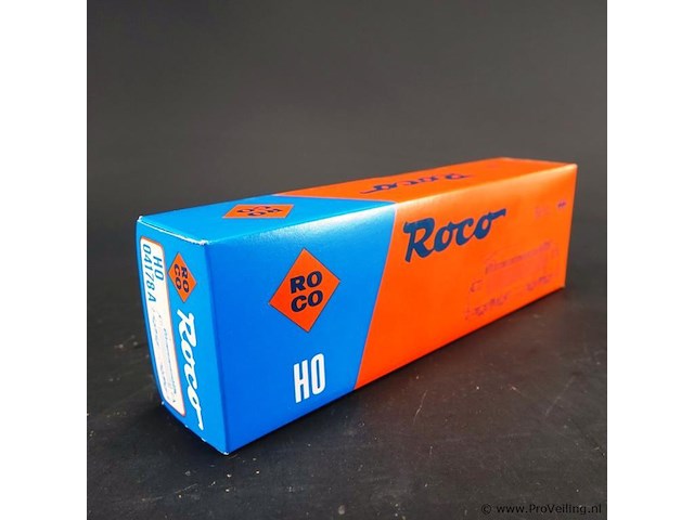 Roco sbb re 4/4 locomotief, in rood-grijze kleurstelling met bedrijfsnummer 10101 modelnr: 04178a - afbeelding 4 van  5