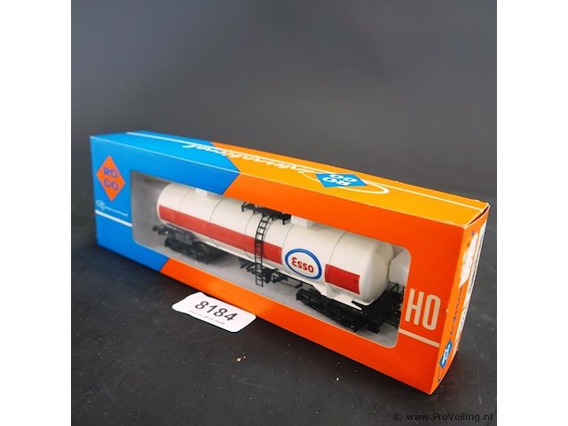 Roco vierassige mineralen-ketelwagen (bauart uahs) van de esso ag - afbeelding 1 van  3