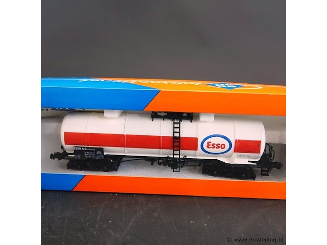 Roco vierassige mineralen-ketelwagen (bauart uahs) van de esso ag - afbeelding 2 van  3