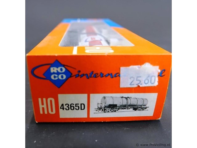Roco vierassige mineralen-ketelwagen (bauart uahs) van de esso ag - afbeelding 3 van  3