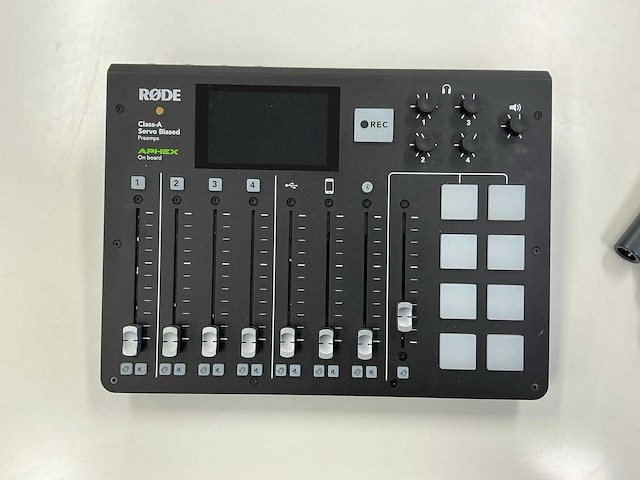 Rode aphex opname set - afbeelding 13 van  16