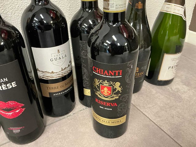 Rode en mousserende wijn (13x) - afbeelding 2 van  11