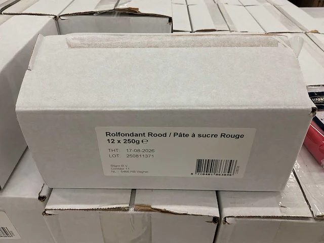 Rode rolfondant (250g) (1920x) - afbeelding 2 van  4