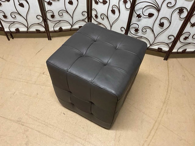 Rodu poef - afbeelding 7 van  9