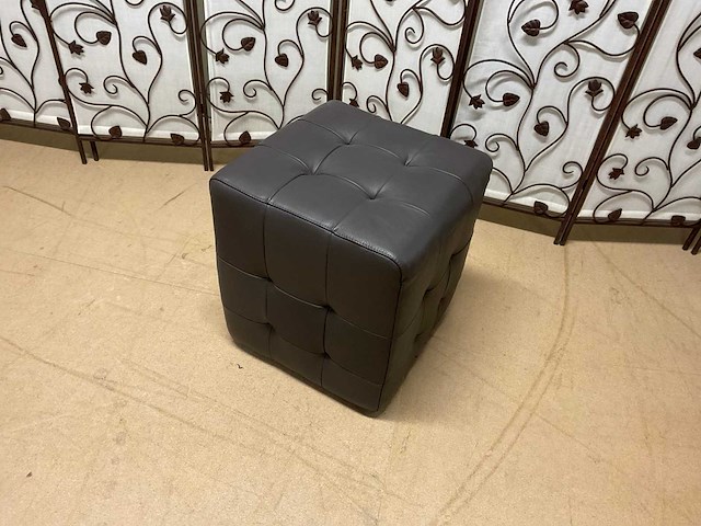 Rodu poef - afbeelding 9 van  9