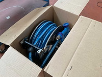 Roestvaststalen waterslang haspel met spuitpistool - afbeelding 1 van  5